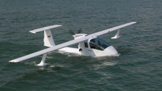 Freedom S100, Colyaer Freedom S 100 amphibious light sport aircraft, Light Sport and Ultralight Flyer web video magazine.